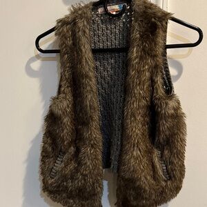 Vintage Havana Gray faux fur Knit Vest. Kids size small